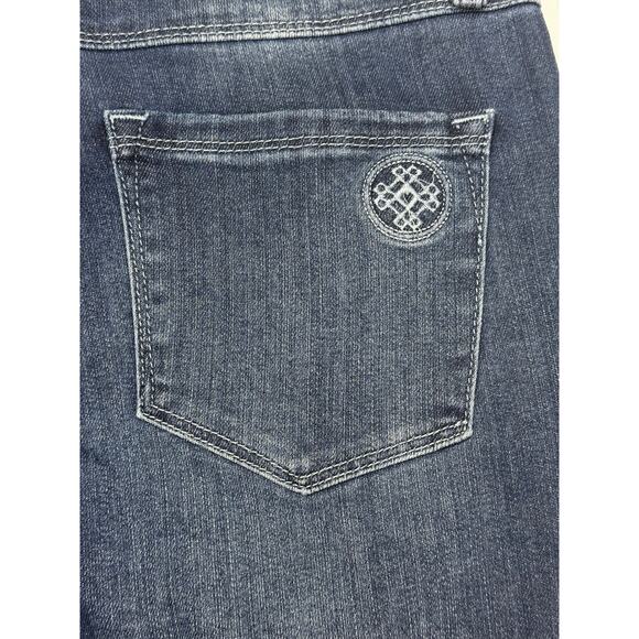 Laurie Felt Women's Daisy Denim Frayed Hem Flare Blue Jeans - Size 6 (28x33) - Picture 3 of 8